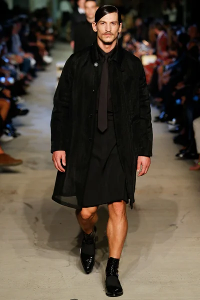 Look 48